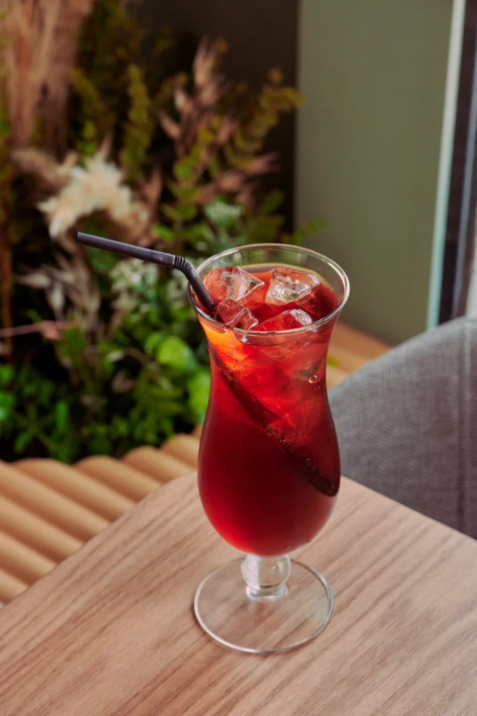 Té helado de frutos rojos de Camila Pastelería